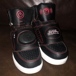 Shoe Beats size 4 kids shoes with speakers for portable beats. Worn once